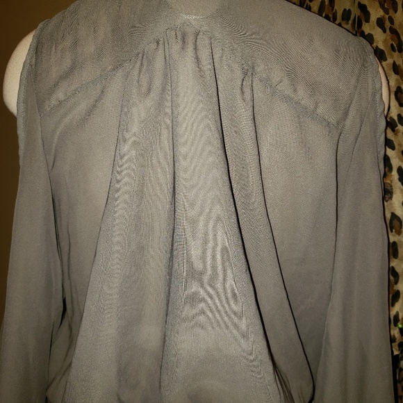 Peep shoulder long sleeve blouse - Picture 3 of 4